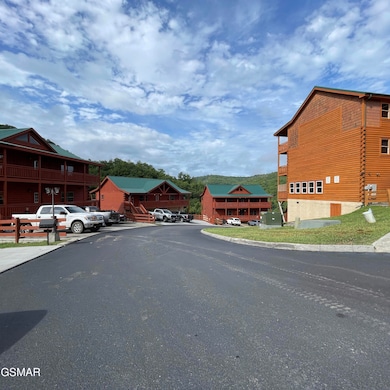 3334 Smoky Ridge Way, Sevierville, TN 37862 - photo 3