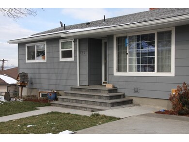 723 E 19th St, the Dalles, OR 97058 - photo 3