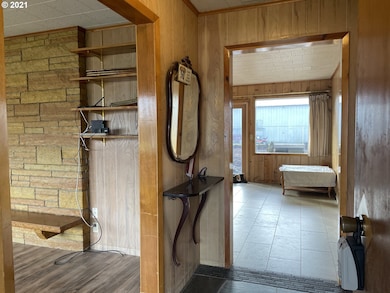 136 NE Ash St, Sheridan, OR 97378 - photo 5