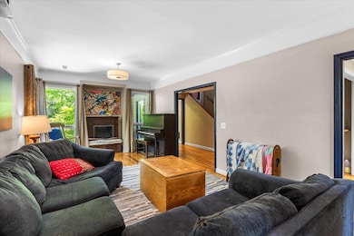 05-612 Carolina Ave-4