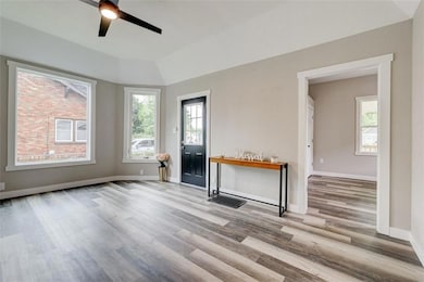 2618 E Walnut St, Des Moines, IA 50317 - photo 3