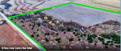 E E 30th St S, Wellington, KS 67152 - photo 4