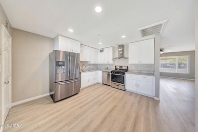 3226 W Maryland Ave, Phoenix, AZ 85017 - photo 6