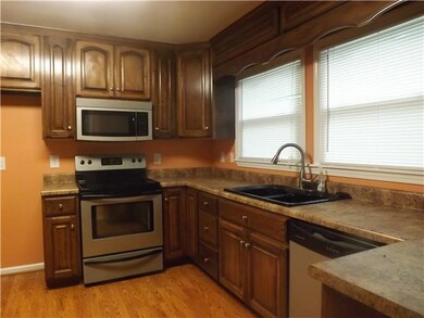 521 Mckellar Dr, Manchester, TN 37355 - photo 4