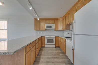 168 Humphrey St unit 2, Swampscott, MA 01907 - photo 3