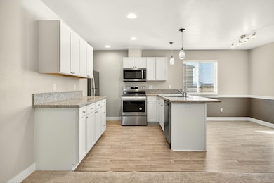 7798 Jacqueline Way, White City, OR 97503 - photo 5