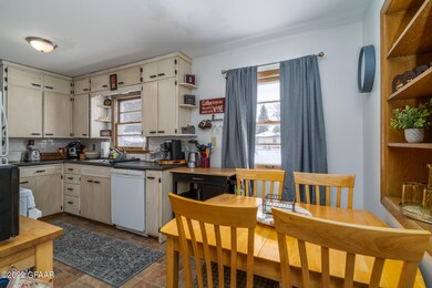kitchen/dining
