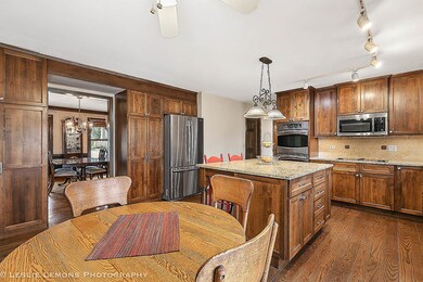 1405 E Gartner Rd, Naperville, IL 60540 - photo 2