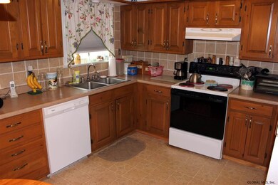 22 Droms Rd Extension, Schenectady, NY 12302 - photo 3