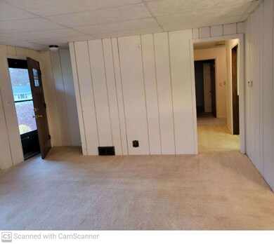 Living Rm to Hallway