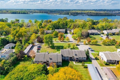 10241 Nancys Blvd unit 56, Grosse Ile, MI 48138 - photo 2