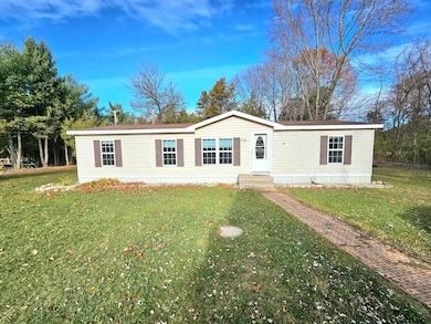 13122 Riverside Dr, Constantine, MI 49042 - photo 2