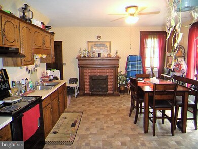 34 Oregon St, Mercersburg, PA 17236 - photo 5