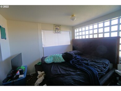 233 W C St, Rainier, OR 97048 - photo 5