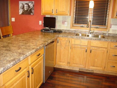 2434 Glen Cir, Grand Forks, ND 58201 - photo 6