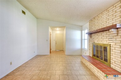 818 Lois St unit A, Kerrville, TX 78028 - photo 6