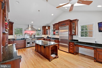 11030 Waycroft Way, Rockville, MD 20852 - photo 5