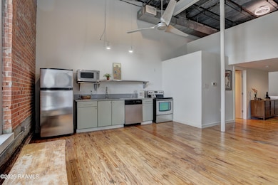 403 S Buchanan Unit 8-5