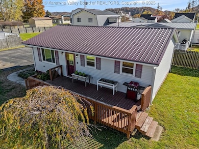 244 A Ivywood St, Eleanor, WV 25070 - photo 3