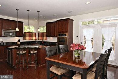 5800 Falls Gate Ct, Falls Church, VA 22041 - photo 3