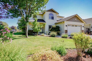 2798 Brookdale Dr, Central Point, OR 97502 - photo 2