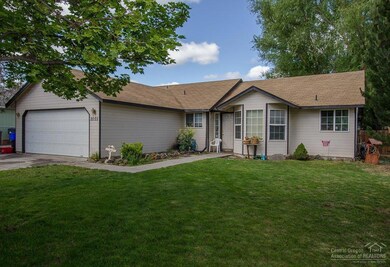 2055 SW 30th St, Redmond, OR 97756 - photo 2