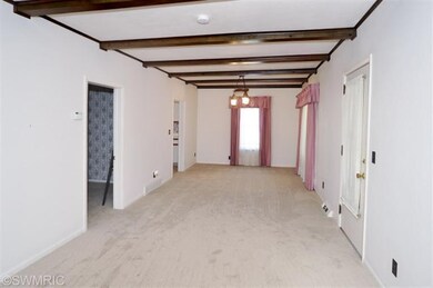 828 E Michigan Ave, Marshall, MI 49068 - photo 3