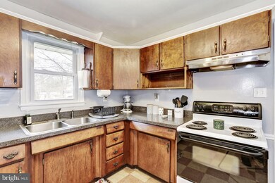 6608 Sweet Air Ln, Sykesville, MD 21784 - photo 5