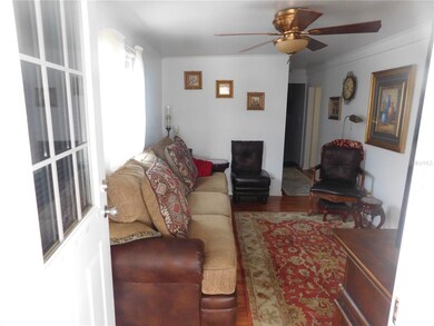 Great Room (pictures, curtains & blinds are includ