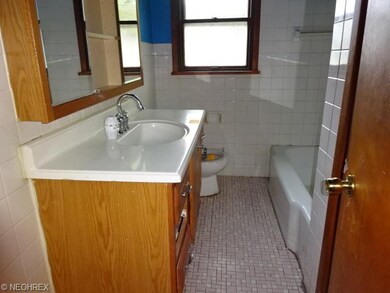 First floor main bathroom