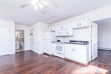 75 Caswell St unit 1, Narragansett, RI 02882 - photo 6