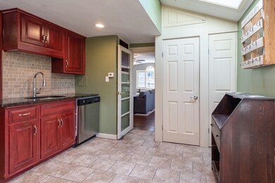 33 Hancock St, Plainville, MA 02762 - photo 7