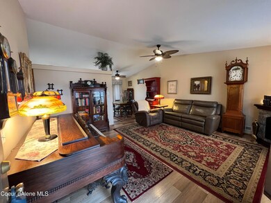 1704 Trellis (36)