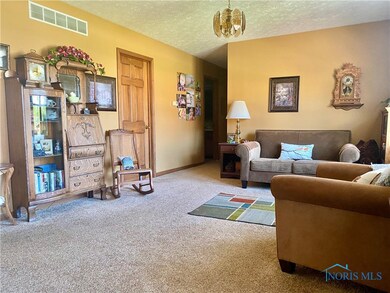 939 Edgehill Rd, Findlay, OH 45840 - photo 3