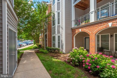 20419 Riverbend Square unit 203, Sterling, VA 20165 - photo 3