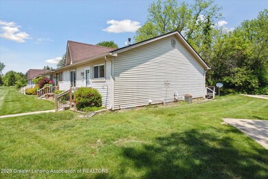 02-2110-La-Mer-Ln-Haslett-MI-48840-Windo