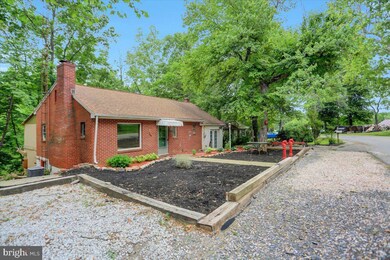 3957 Creekside Dr, Chambersburg, PA 17202 - photo 2