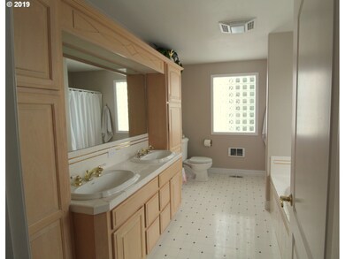 Bathroom, Attached