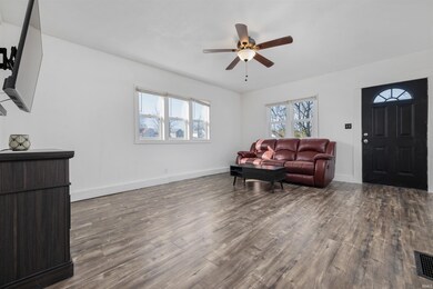 708 S Cedar St, Auburn, IN 46706 - photo 4