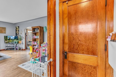 712 N Waterloo Ave, Jackson, MI 49202 - photo 4