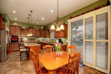 Eat in kitchen