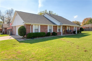 2001 Devyn Dr, Lavaca, AR 72941 - photo 2