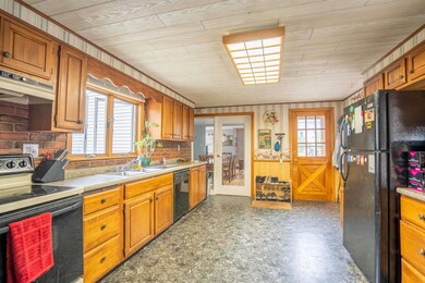 34 Bridge St, Pittsfield, NH 03263 - photo 6