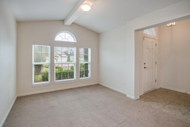 004_Living Room