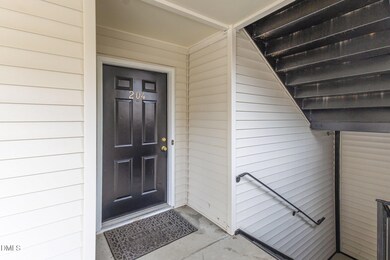 1901 Trailwood Heights Ln unit 204, Raleigh, NC 27603 - photo 3