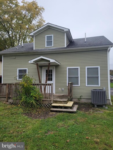 75 Jackson St, Paw Paw, WV 25434 - photo 3