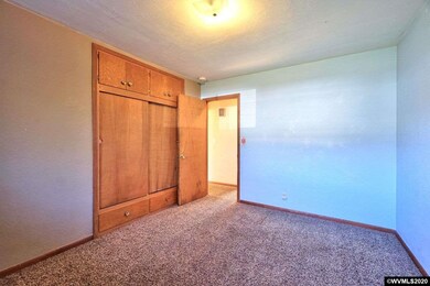 914 Espana Ave N, Keizer, OR 97303 - photo 4