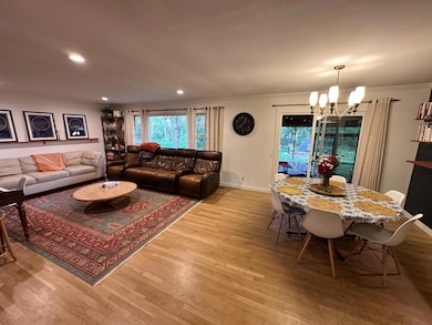 1628 Elm St.7