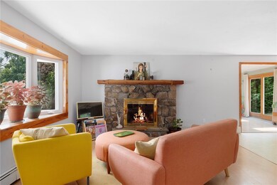 27 Royal Ave, Cranston, RI 02920 - photo 3