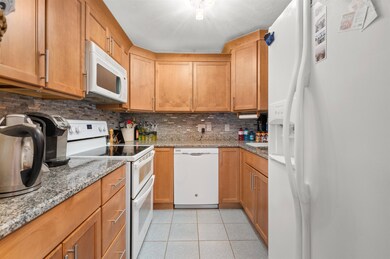 8 Links Path unit B, Laconia, NH 03246 - photo 5